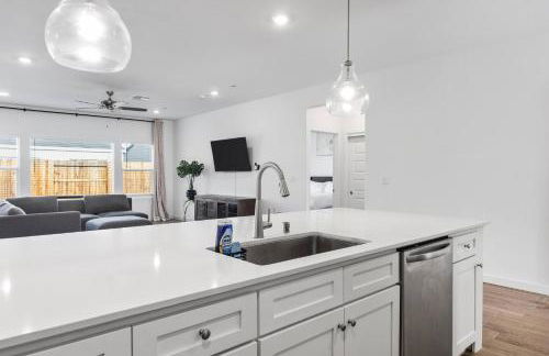 Serenity House- Newly Built, Peaceful Stay - Photo 10