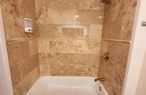 Polynesian Koi Pond Gardens Condo in Hilo w pool - Foto 15