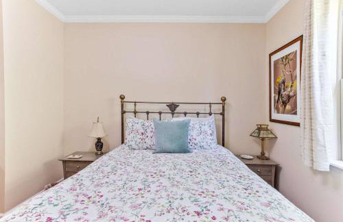 Modern Cabin Retreat with Swim Spa Hot Tub and Air Conditioning - Foto 26