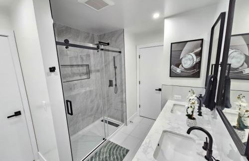 Luxury 4BR near Six Flags & Naval Base - Foto 6