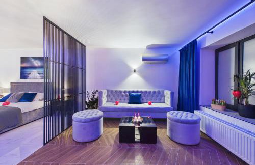 Jacuzzi LoveAparts Marki Romantic Getaway - Photo 21