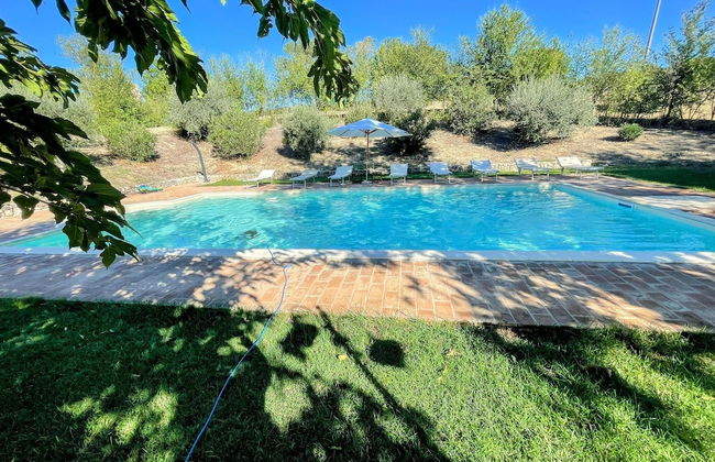 Detached Villa - Sleeps 10 - Pool - Pergola - Playground for Children - Wifi - Foto 54