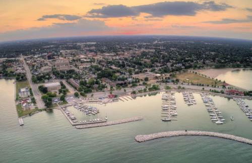 Beachside Condo Downtown with Lake Michigan Views - Foto 68