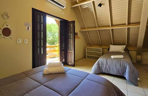 Charme de um típico chalé de campo com lareira. - Foto 18