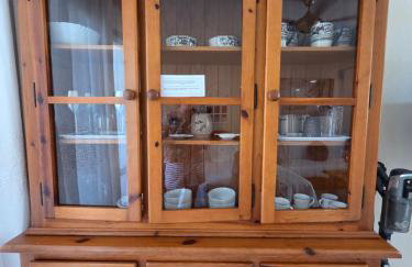 Benalbeach Beauty- Sunny studio with ocean views, balcony, and windows in every room - Foto 24