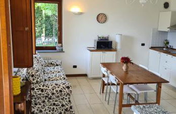 Villa Gli Ulivi - Ushuaia Apartment Lake & Garden View - Free Parking - Foto 5