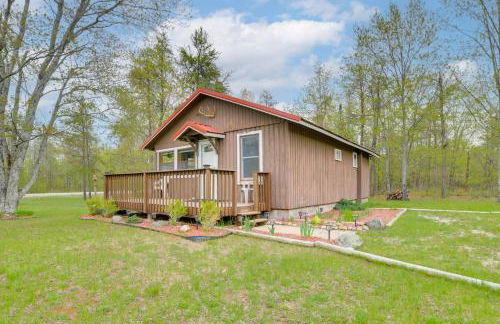 Cozy Onaway Vacation Rental with Deck and Fire Pit! - Foto 26