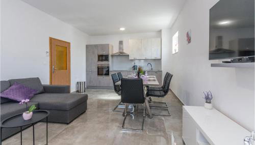 Awesome Apartment In Gornje Rastane - Foto 5