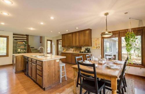 Stunning Home Away From Home in New Albany, Ohio, For Restful Escapes to Nature - Foto 26