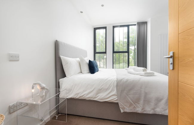 Modern Kingston Home Close to Hampton Court Palace by Underthedoormat - Foto 5