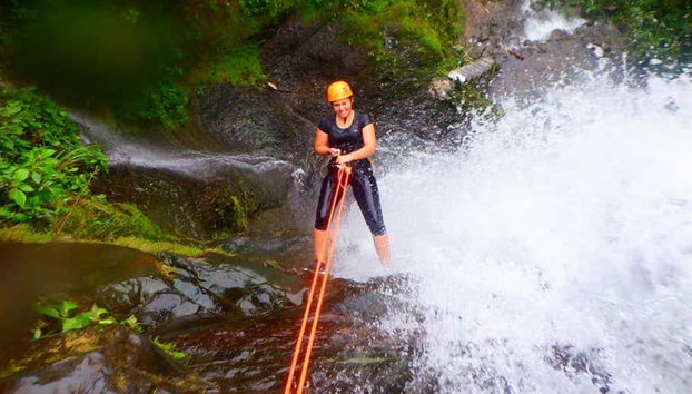 Canyoning à Bucay - Photo 4, Descente de la cascade