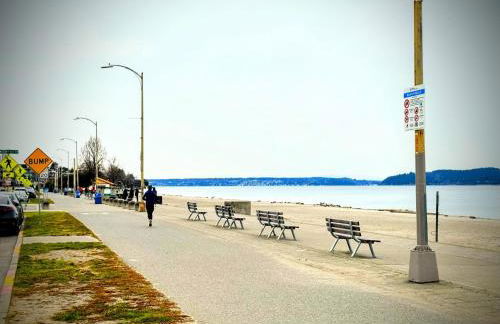 Steps to Alki Beach with Water Views Rooftop deck - Foto 56