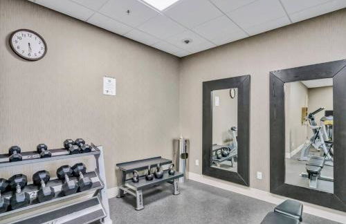 Beautiful Apt in Downtown w/Pool | Indoor Parking - Foto 26