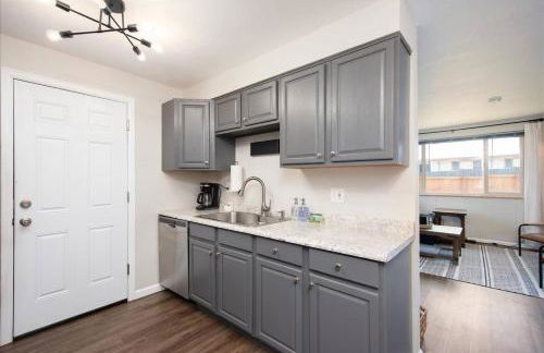 Modern Chic Retreat Near Mtns & Red Rocks Wifi - Foto 13