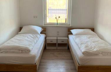 Monteur- und Ferienwohnung 1 - Haus Weitblick Schonungen - Foto 2