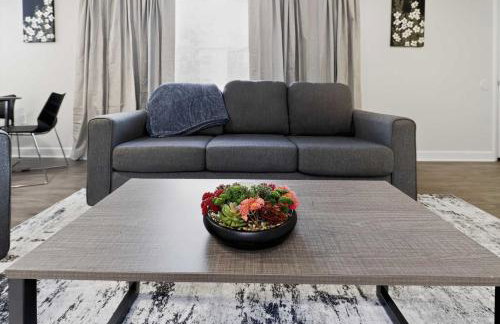 New Seasonal Comfort near USC and Riverwalk Trails - Foto 15