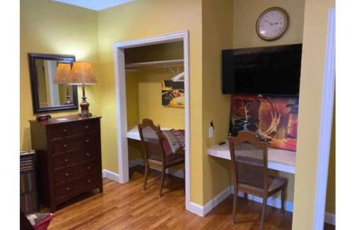 StockYards!-1 block away ! Cowboy Cottage sleeps 9 - Foto 44