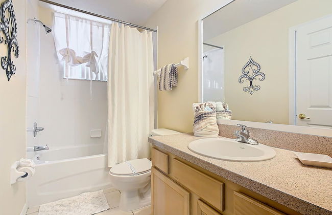 Elegant 5BR Home w Private Pool Spa Near Disney - Foto 40