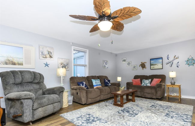 Dolphin Paradise - Photo 21