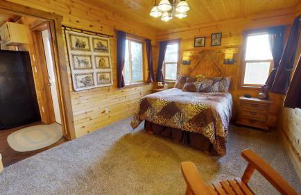 Long View Cabin, Breakfast Deck overlooking the Canyon! - Photo 4