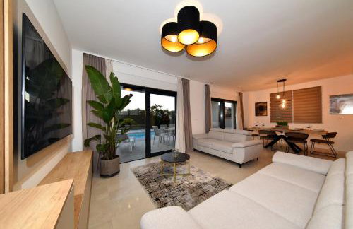 Villa Nostro Porto with pool - Photo 10