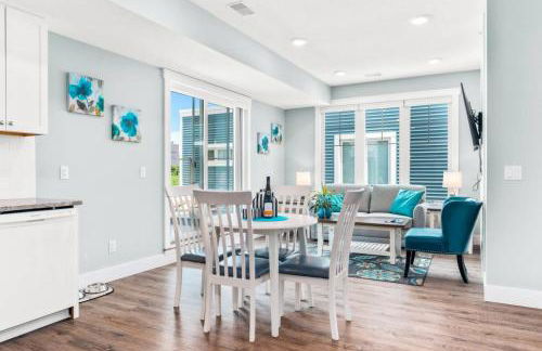 Private Hot Tub The Roost 16 Patio 2BR Downtown - Foto 4