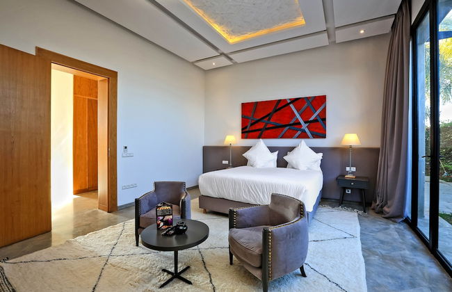 Impeccable 5-bed Villa in Marrakech - Photo 6