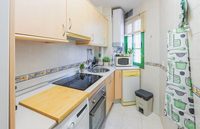 Skysea Malaga Centro frente al Rio - Photo 14