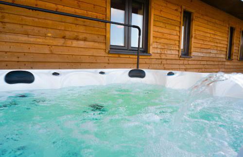 Moonlight Lodge - 4 bedroom Barn with Hot Tub! - Foto 22