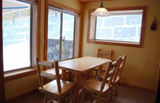 Creekview Court by Apex Accommodations - Photo 12