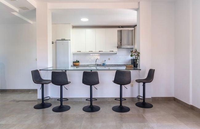 Spacious Apartment With 2 Terraces - Photo 6