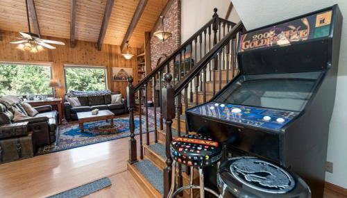 Mount Bearadise - Located in a beautiful quiet area of Big Bear City! Pool Table and Arcade Games! - Foto 3, Game Room