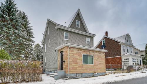 Game Room and Backyard Modern Altoona Home! - Foto 2