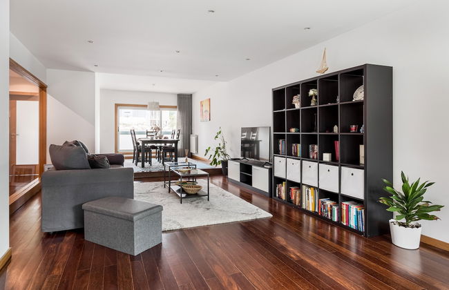 JOIVY Sleek House W/Balcony & 2 Terraces In Porto - Foto 14