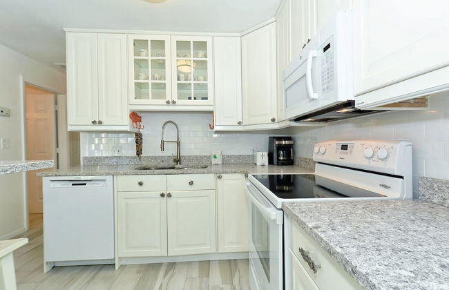 Tarpon Pointe 2 Bedroom Home by RedAwning - Photo 9