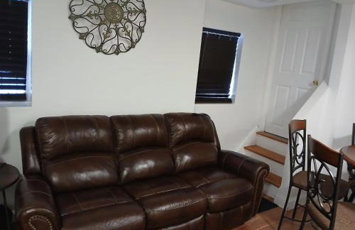1BR Apartment - Unit B - With Parking and 10min Walk to NYC Train Station - Foto 5