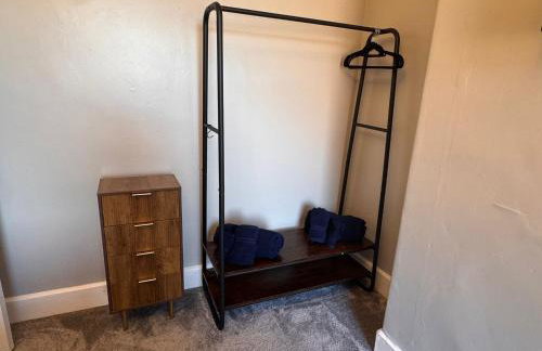 Central Near Hospital 2 Bedroom - Sleeps 4 - Self Check In - Fully Furnished - Foto 16