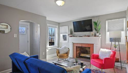 Down the Rabbit Hole walk to downtown - Foto 3