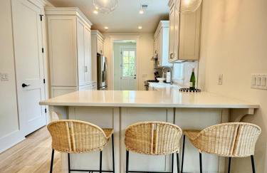 Wharf Street Coastal Escape - 3BR Old Town Luxury - Photo 23