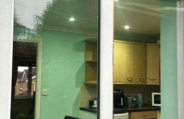 Brades Rise House - 3 bedroom house with 2 toilets with a private garden - Foto 36