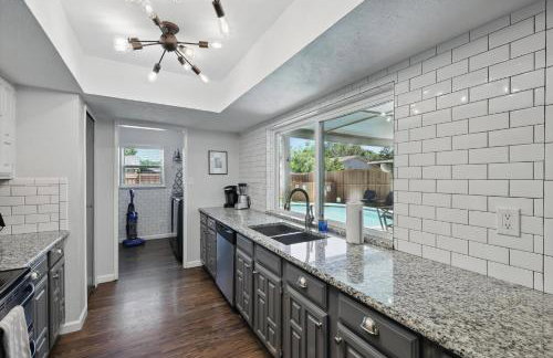 Modern & Chic 4BD,2BA - Pool, Hot Tub, BBQ Grill - Foto 12