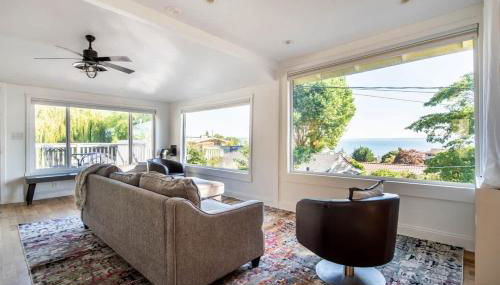 Orca Haven - 2BR with Scenic Views in Richmond Beach - Photo 2