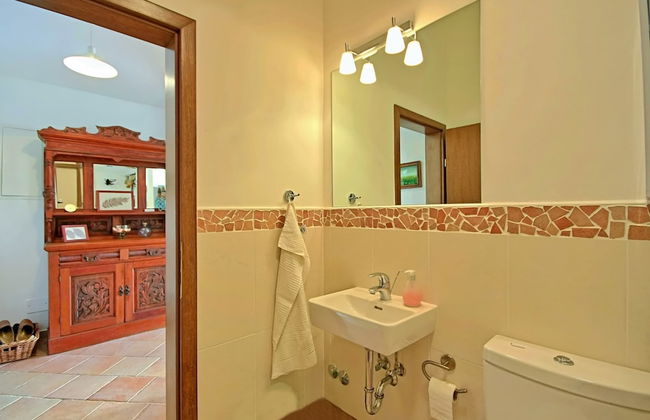 Gorgeous Villa With Private Swimming Pool and Covered Terrace - Foto 17