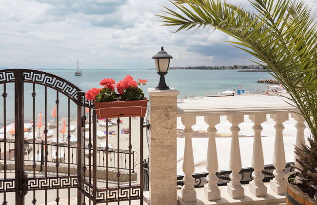 Beachfront Studio in Rich Beach - Photo 23