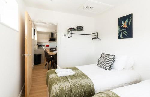 Elegant 2BR Apartment for a Relaxing Getaway # 4 - Foto 11