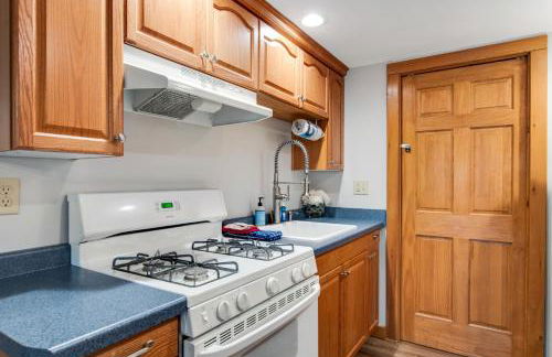 Bear Pause Retreat & The Stone House - Photo 15