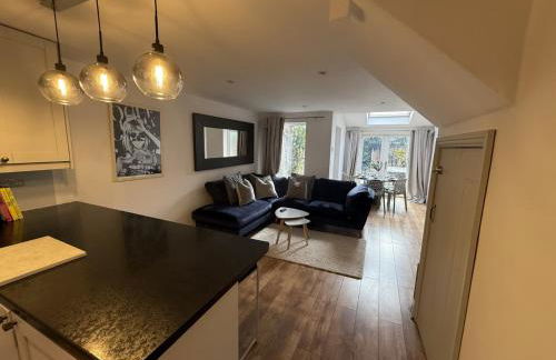 Cosy 4BR house, West Didsbury, bars and restaurants close by, Free Parking, Sleeps 8 - Photo 22