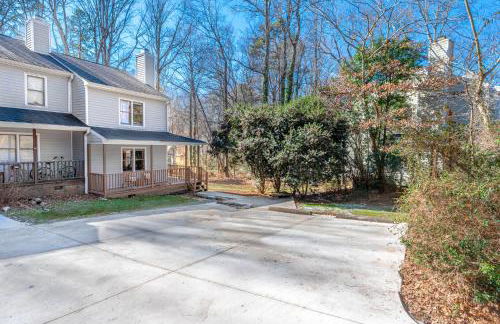 Color Pop Cottage Stylish 2BR with 2 Parking Spots - Foto 3