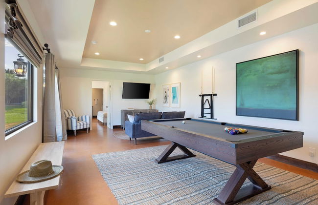Sleeps 20! Architectural Mansion w/ Pool, Indoor Tennis Court, Game Room Starlight Estate by Avantstay - Foto 12