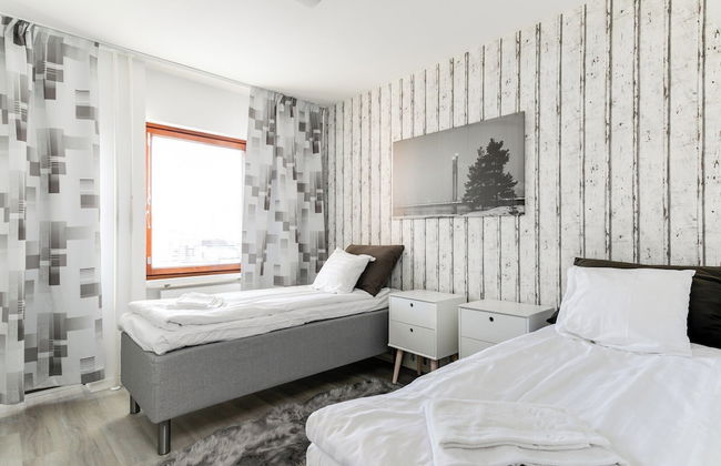 Santa's Holiday Homes - Photo 9